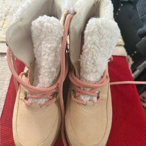 Sorel Women's Tan Ankle Boots with Pink Laces. Size 10. Brand new never worn.